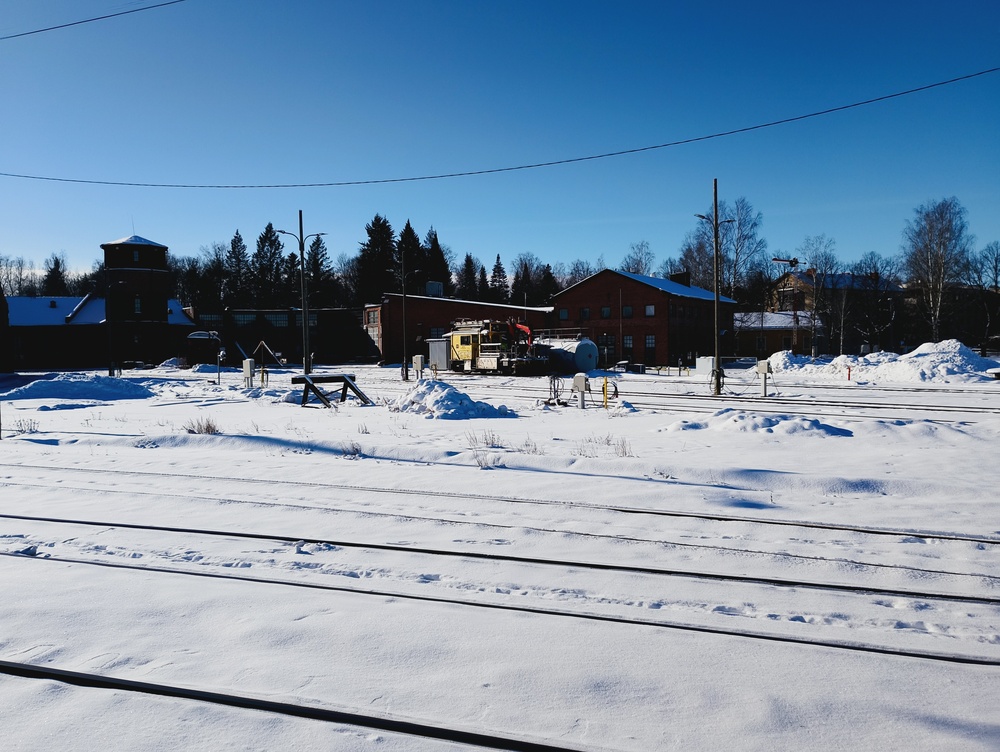 Santeri tankilla
GRK:n sähköradantarkastusvaunu tankattavana Riihimäen varikolla.
Avainsanat: op_GRK;jyv_Tte;infra_veturitalli;infra_kääntöpöytä