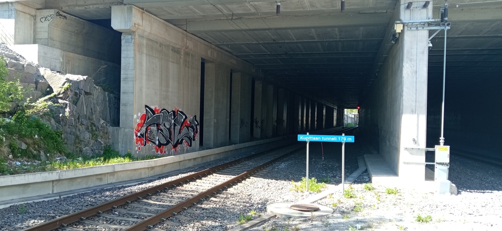 Kupittaan tunneli
...tai ainakin sen tapainen.
