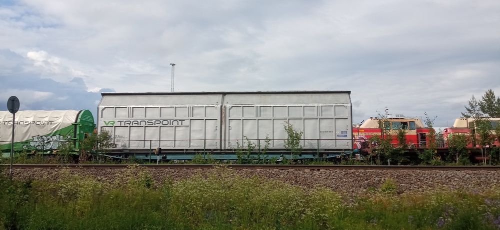 Simns Pikesämäen konepajalla 18.6.2024
Vähän harvinaisempi siirtokatevaunu Simns Pieksämäen konepajan ratapihalla.
Avainsanat: op_VR;jyv_Simns;jyv_Sggrrs;jyv_Dv12;jyv_Rbnqss