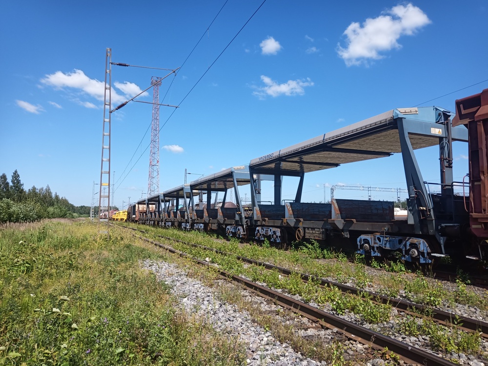 Uan-t -letka Pieksämäellä #2
Uan-t -letka sekalaisessa tavaravaunuletkassa Pieksämäki lajittelun länsilaidalla 4.7.2021.
Avainsanat: op_VR;jyv_Uan-t