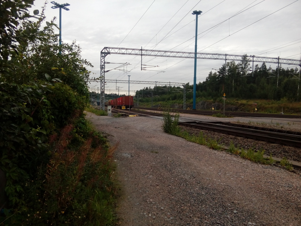 Vuosaaren ratapihaa 25.8.2017
Vuosaaren ratapiha, Helsingin tavaraliikenteen nykyinen keskus, nähtynä sataman suunnasta.
Avainsanat: jyv_Kbp