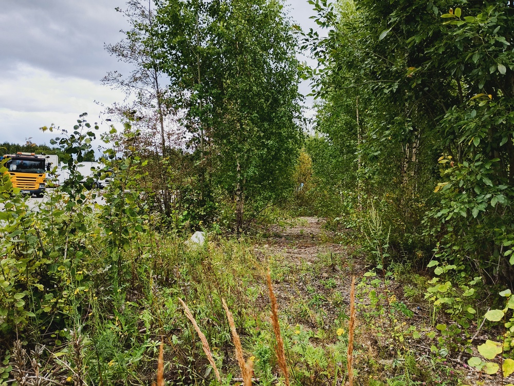 Vehmaisten teollisuusraidetta 20.8.2025
Vanhaa ratapohjaa Vehmaisten teollisuusalueella.
Avainsanat: rautatiearkeologia