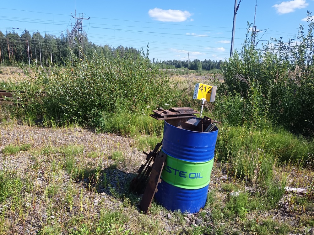 NESTE OIL
...ja vaihde 412.
